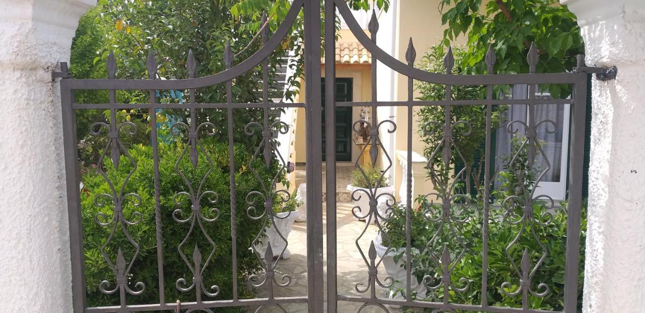 Aparthotel Kapetanios Luxury Agios Georgios  Esterno foto
